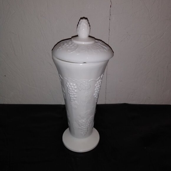 Vintage Milk Glass Vase Indiana Glass Company's "Colony Harvest - Picture 9 of 9